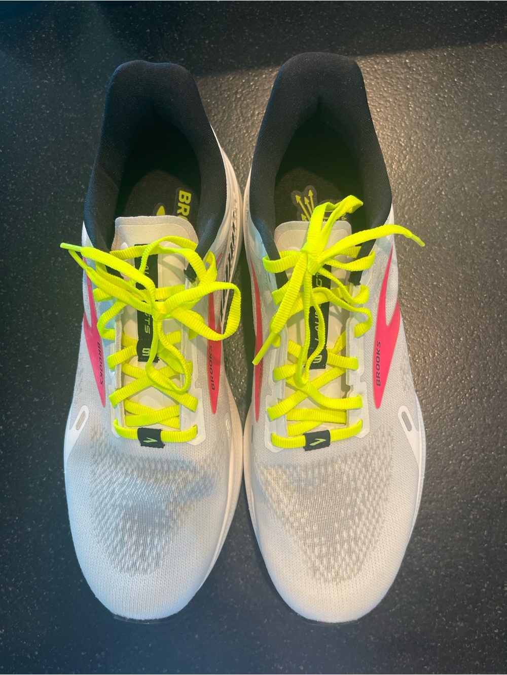 NEW with box - Brooks launch GTS 9 Size 11 White Running Shoes